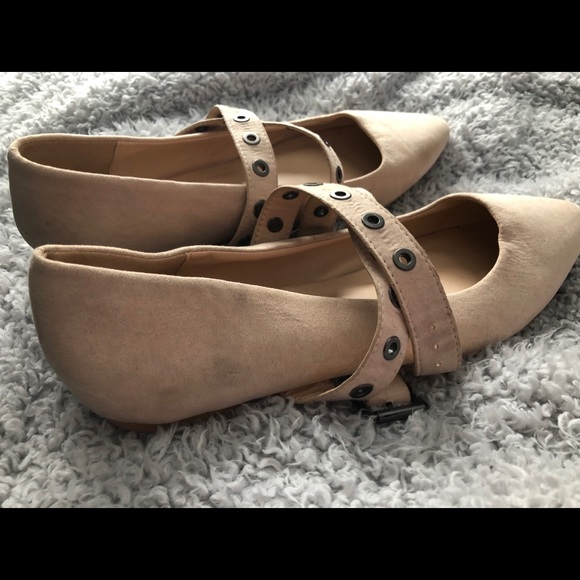 Flats - Picture 2 of 5